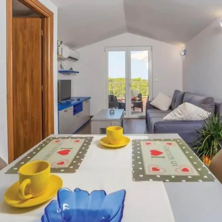 Grljusic - One Bedroom 208 Apartment Makarska